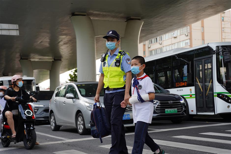 police ensure safety on first day of new school semester