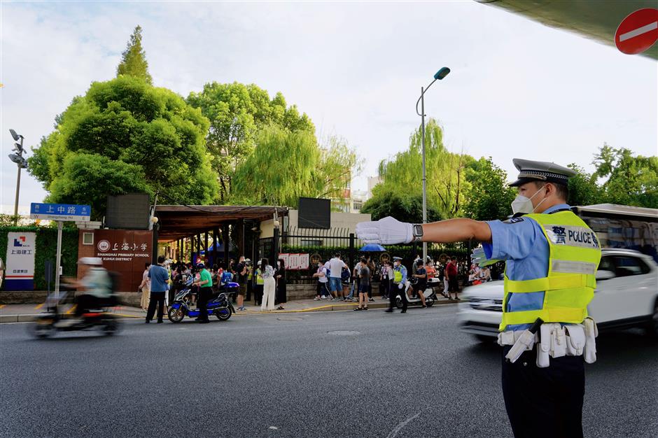police ensure safety on first day of new school semester
