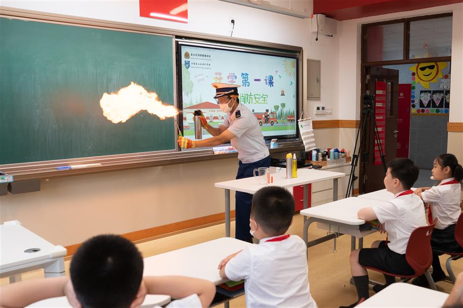 police ensure safety on first day of new school semester