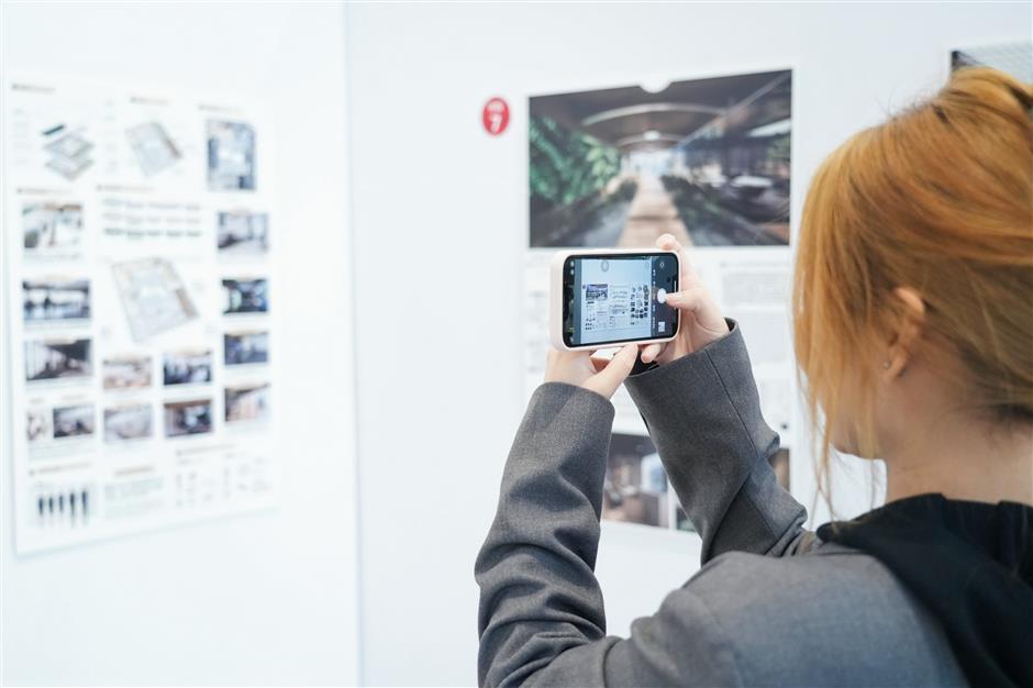 global competition reshapes future banking outlets