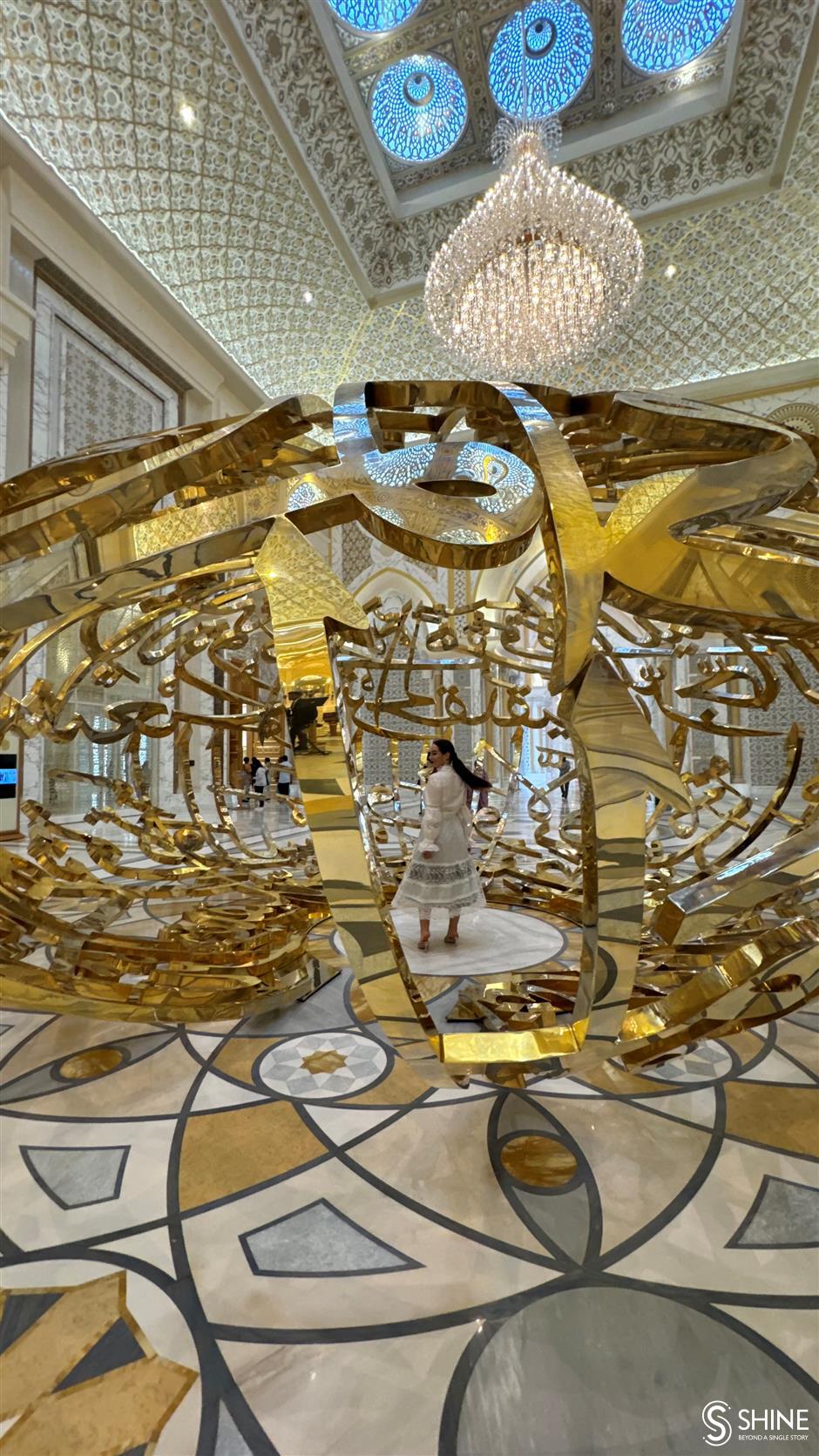 golden epiphanies: abu dhabi's aesthetic landscape