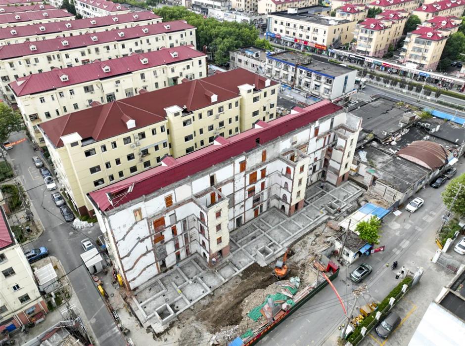 an urban renewal project breathes new life into a former workers' residential complex