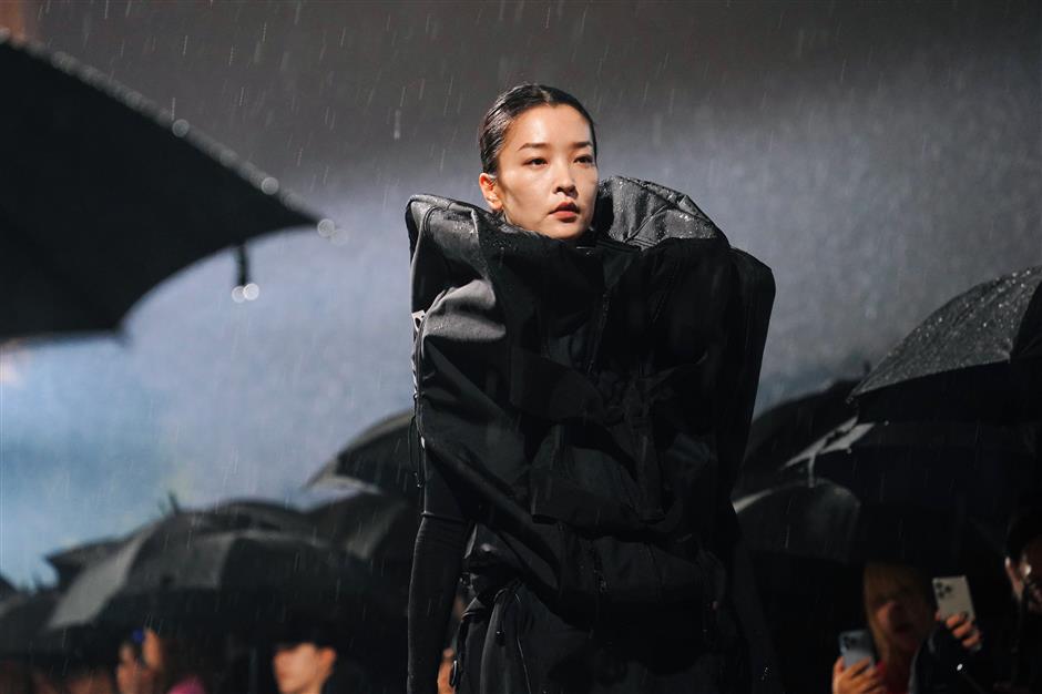 balenciaga & shanghai ascendant: the 25 spring collection launch