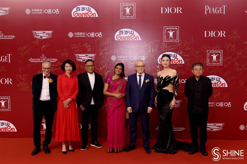 outstanding films, actors, screenplays and directors honored at 25th siff