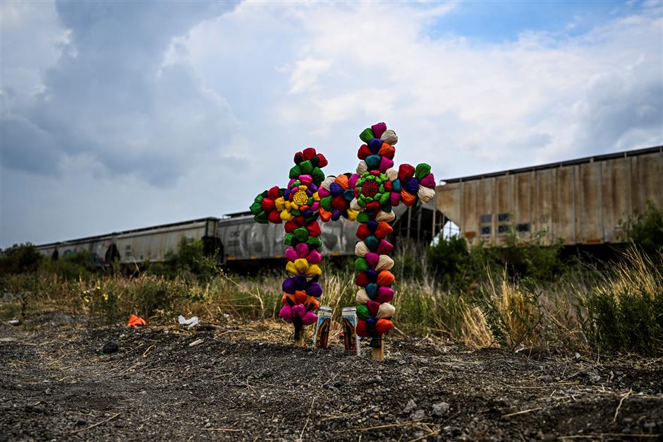 2 charged in connection with dead migrants found in texas truck