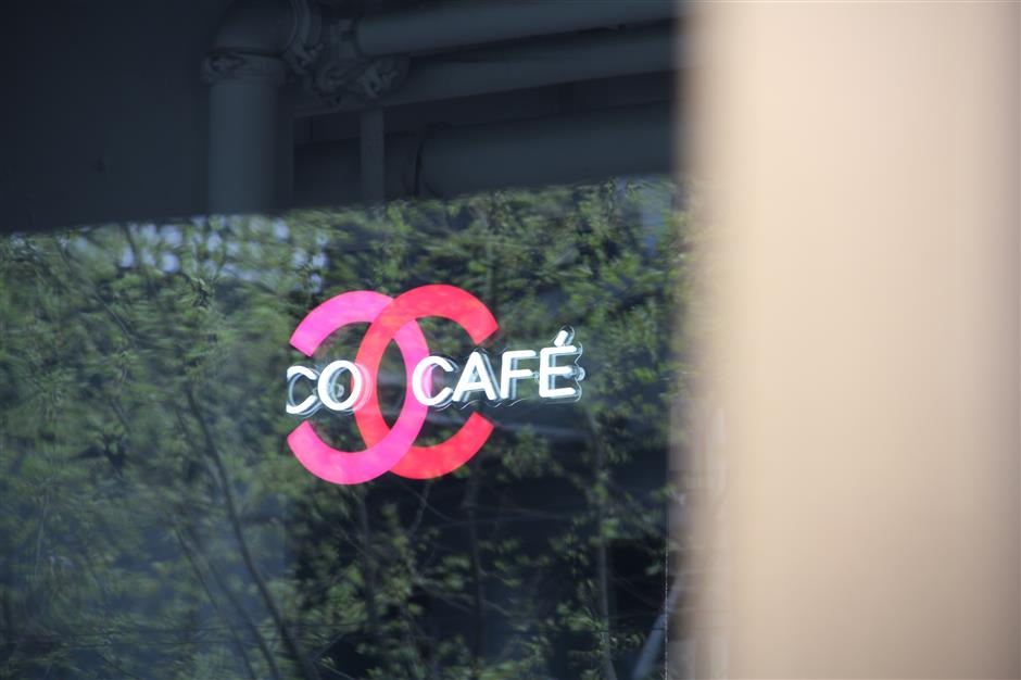 luxury brand café trend brews market vitality